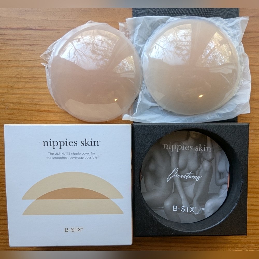 Nippies Skin Reusable Sticky Silicone Pasties with Travel Case, Size 2 (D+)